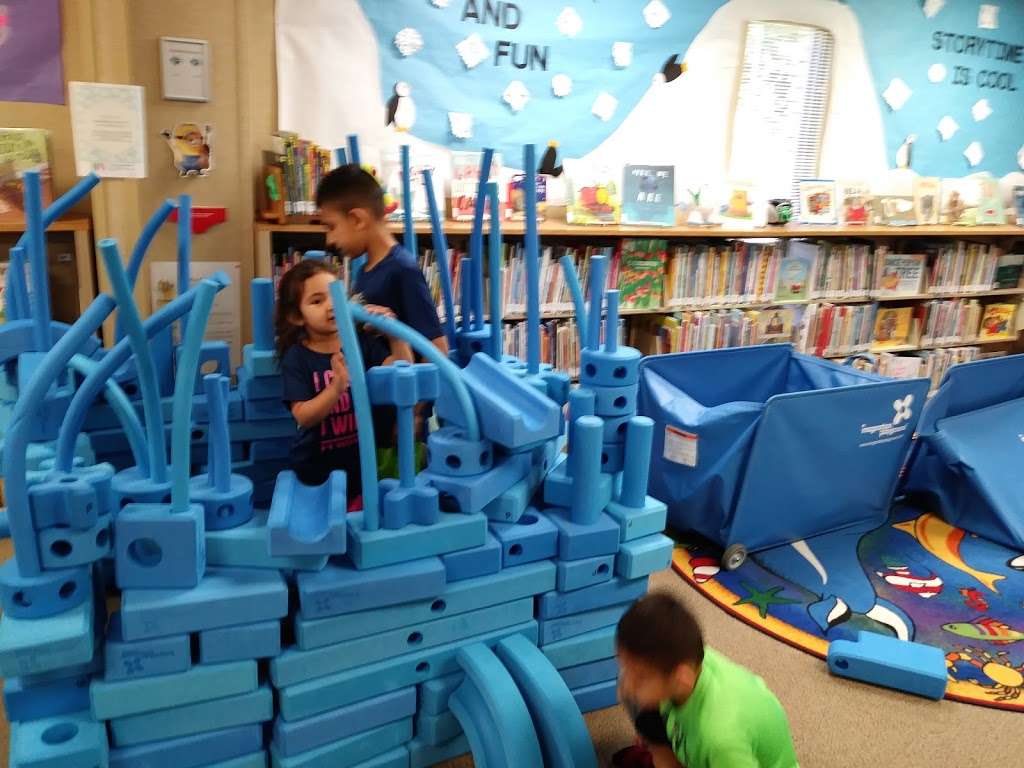 Sweeny Library in 205 W Ashley Wilson Rd, Sweeny, TX 77480, USA