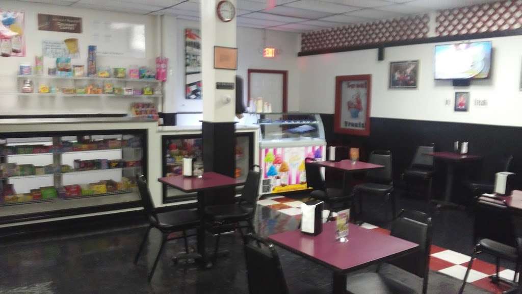 Mimis Ice Cream & Sweet Treats | 235 Whittenton St, Taunton, MA 02780, USA | Phone: (508) 408-3488