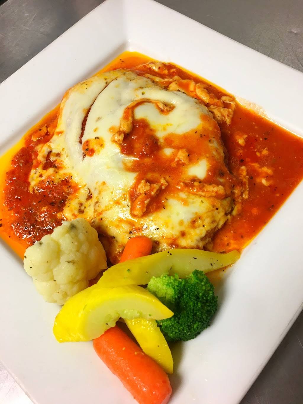 El Salvadors Italian Restaurant | 485 E County Line Rd, Hatboro, PA 19040, USA | Phone: (724) 952-5192