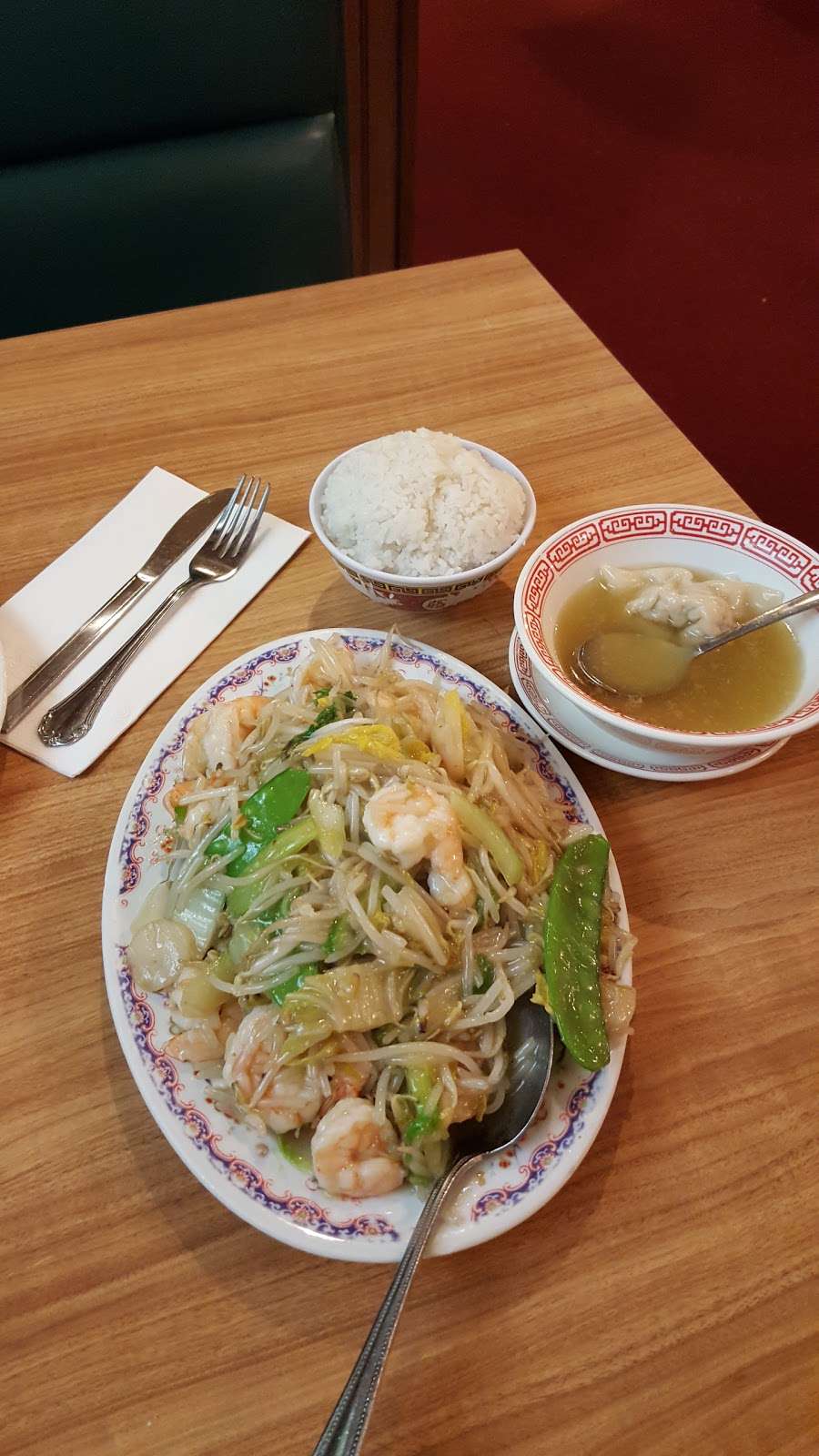 Lily Garden Restaurant 2106 Algonquin Rd, Lake in the Hills, IL 60156