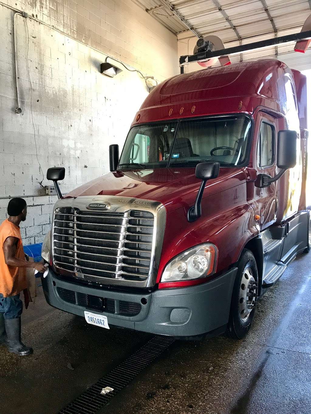 Unique Truck Wash Dallas Texas - Trailer Washout | 4225 Port Blvd, Dallas, TX 75241, USA | Phone: (972) 225-0022