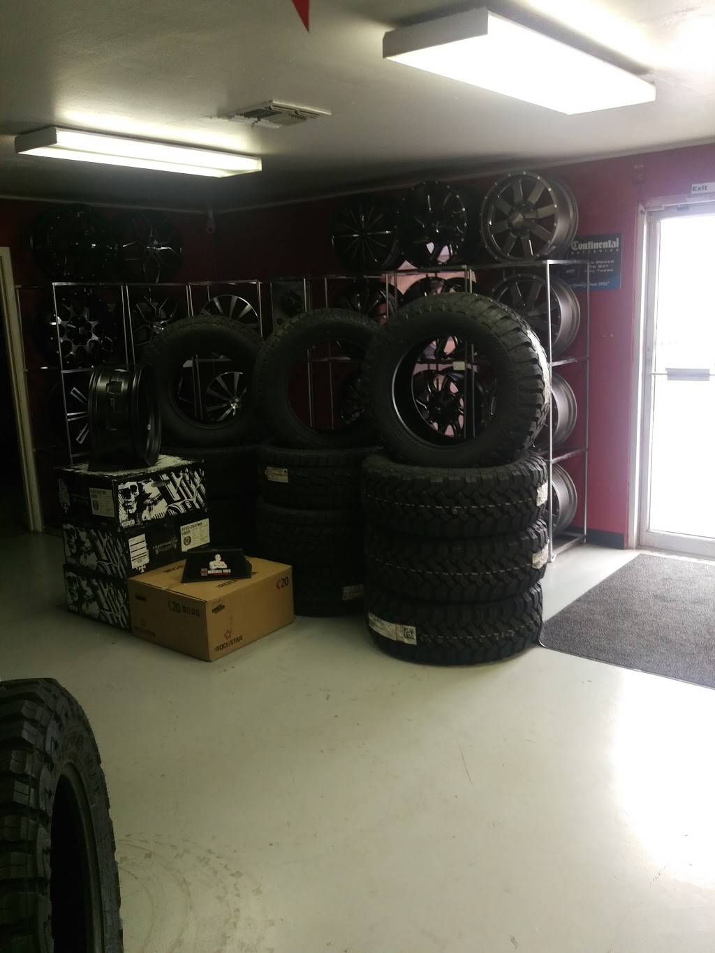 Tire and Wheel Town | 4424 Crosstown Expy, Corpus Christi, TX 78415, USA | Phone: (361) 857-5828