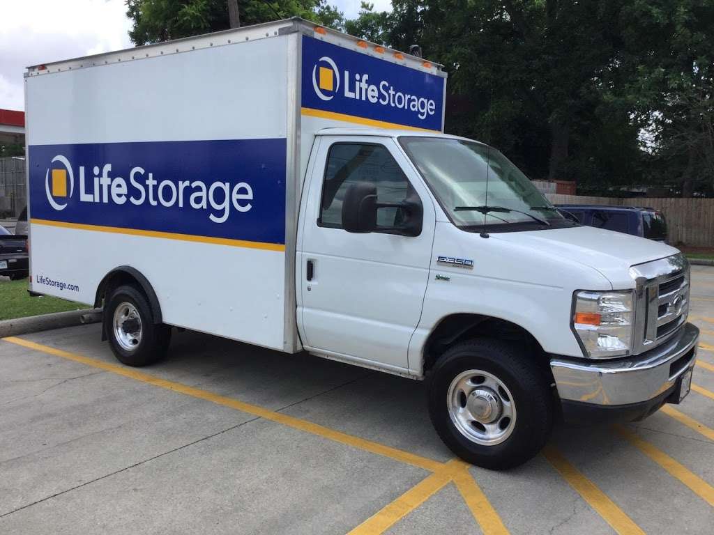 Life Storage | 5425 Katy Fwy, Houston, TX 77007, USA | Phone: (713) 352-0991