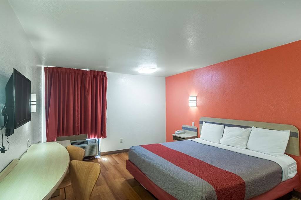 Motel 6 Oklahoma City, OK - South | 1337 SE 44th St, Oklahoma City, OK 73129, USA | Phone: (405) 601-3977