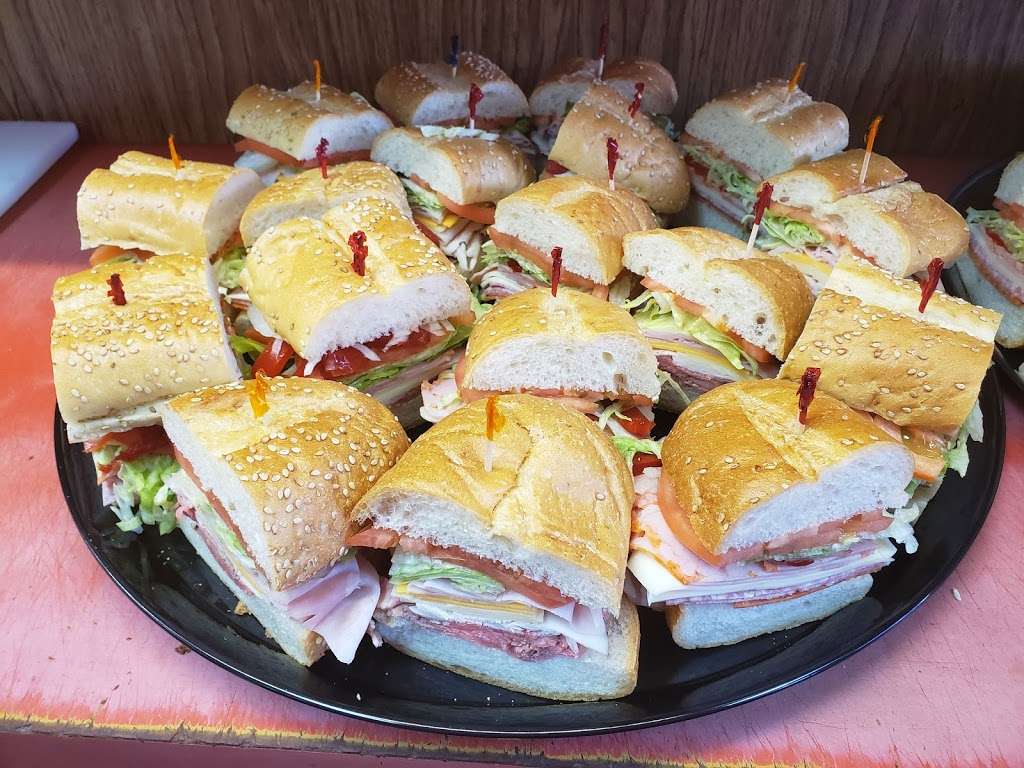 Weinischs Deli | 306 Maple Ave, Smithtown, NY 11787 | Phone: (631) 360-8405