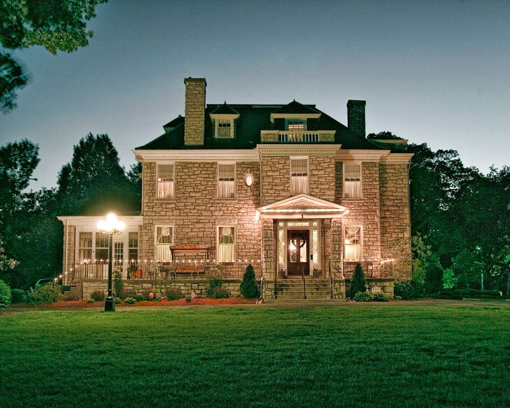 Hawthorn, A Bed and Breakfast | 1 Hawthorne Pl, Independence, MO 64052, USA | Phone: (816) 252-2607