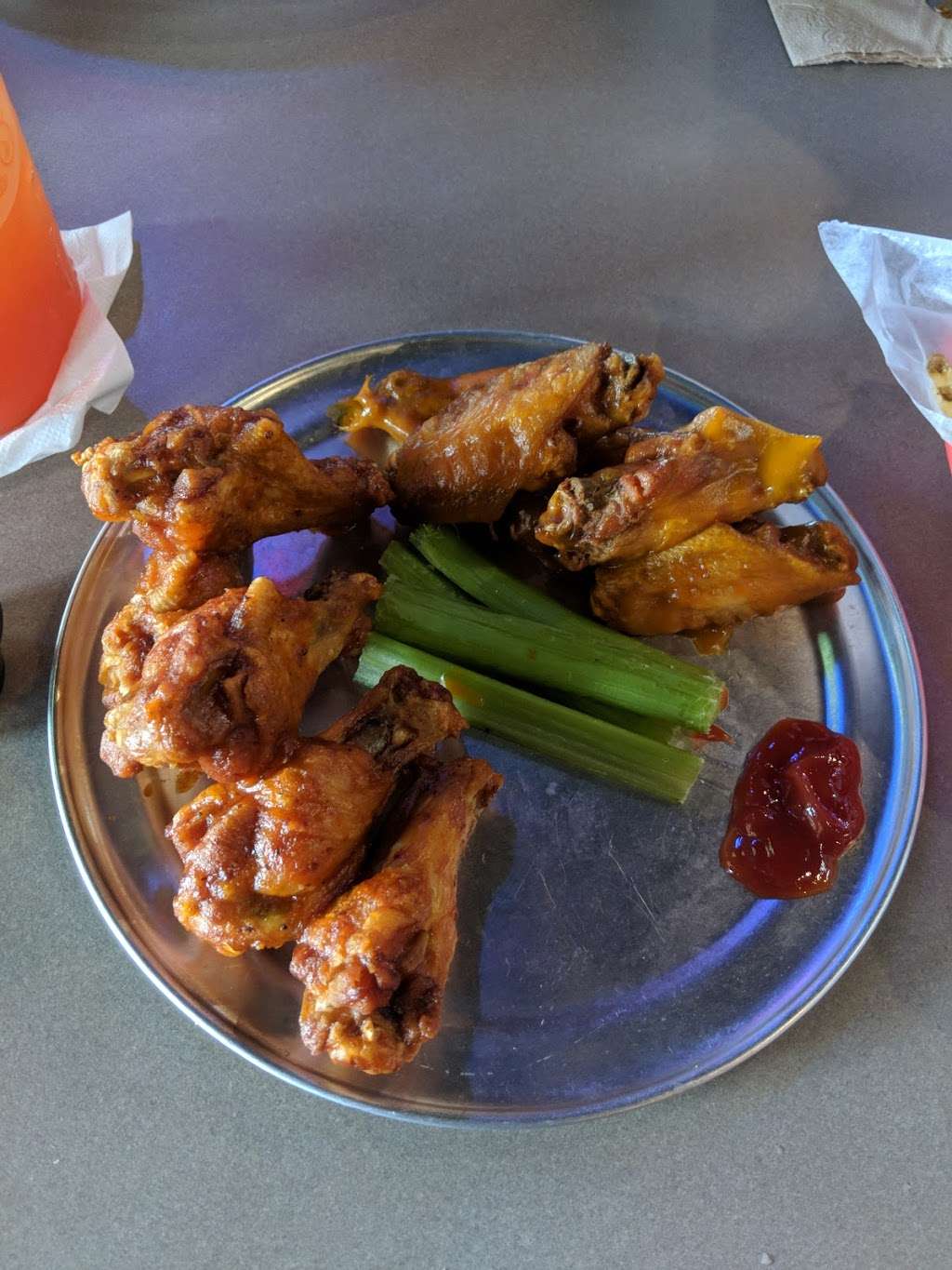 Pluckers Wing Bar | 25310 Northwest Fwy, Cypress, TX 77429, USA | Phone: (281) 373-9464