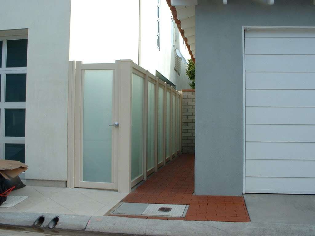 Saddleback Fence & Vinyl Products | 3120 Pullman St Suite #B, Costa Mesa, CA 92626, USA | Phone: (888) 498-4695