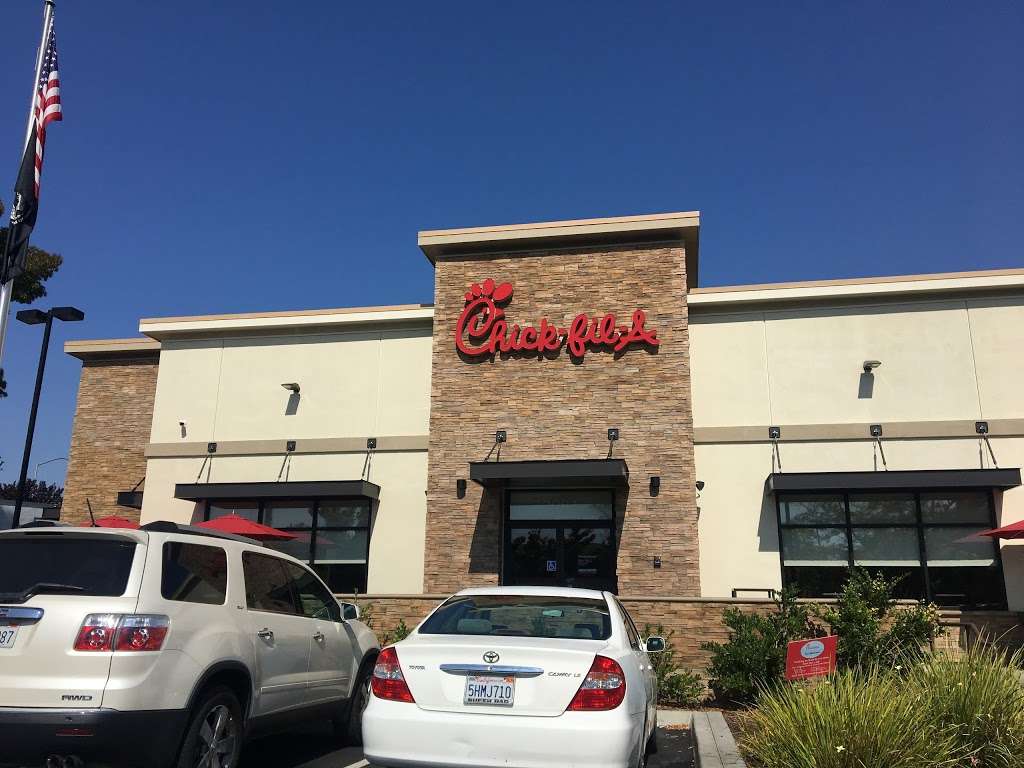 Chick-fil-A | 2081 Harbison Dr, Vacaville, CA 95687, USA | Phone: (707) 447-1269