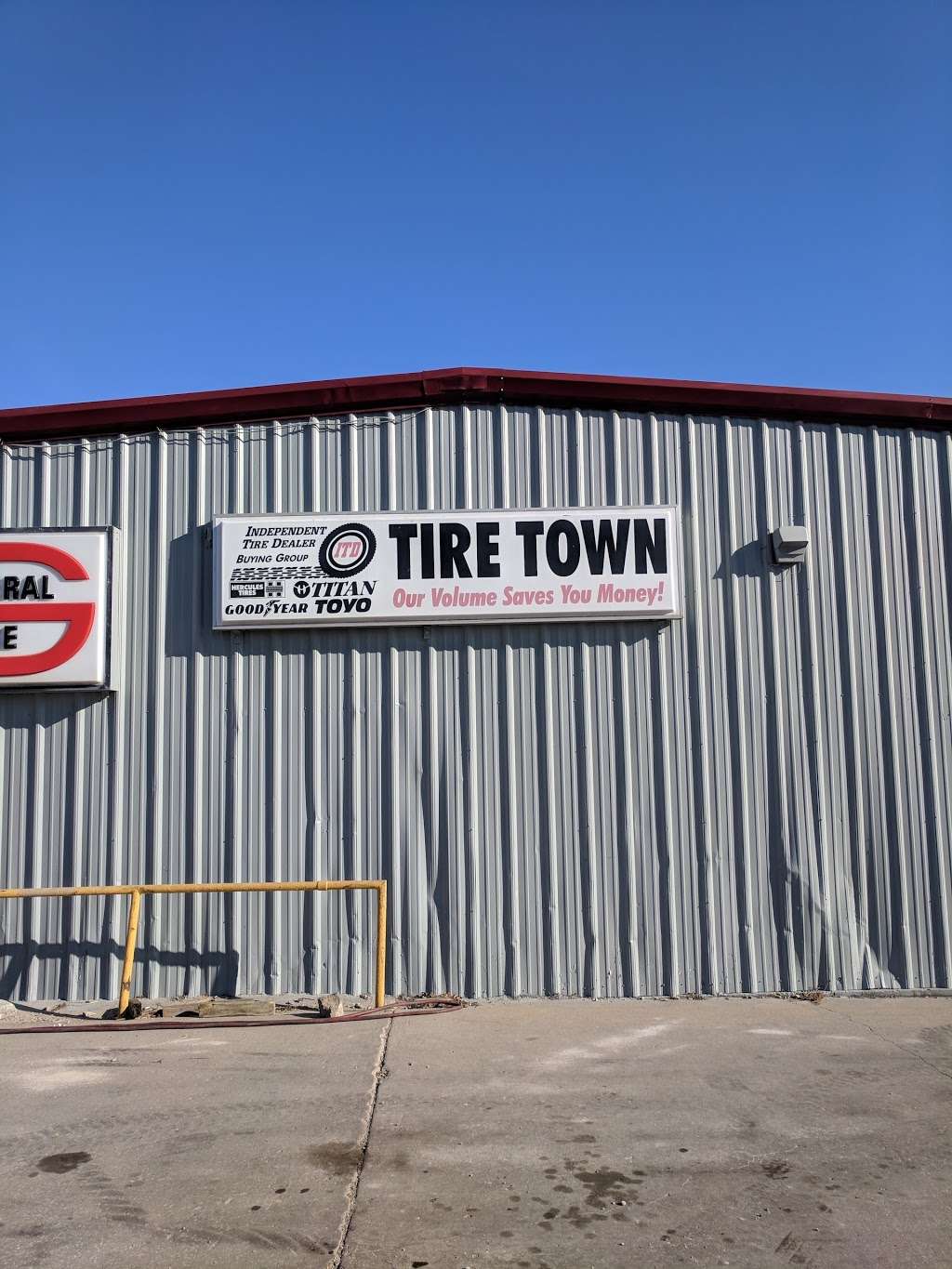Tire Town | 21000 Midland Dr, Shawnee, KS 66218, USA | Phone: (913) 441-4500