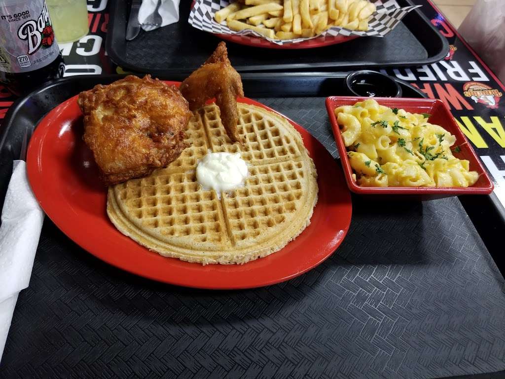 Randys Chicken And Waffles | 2791 W Ave L, Lancaster, CA 93536, USA | Phone: (661) 466-5599