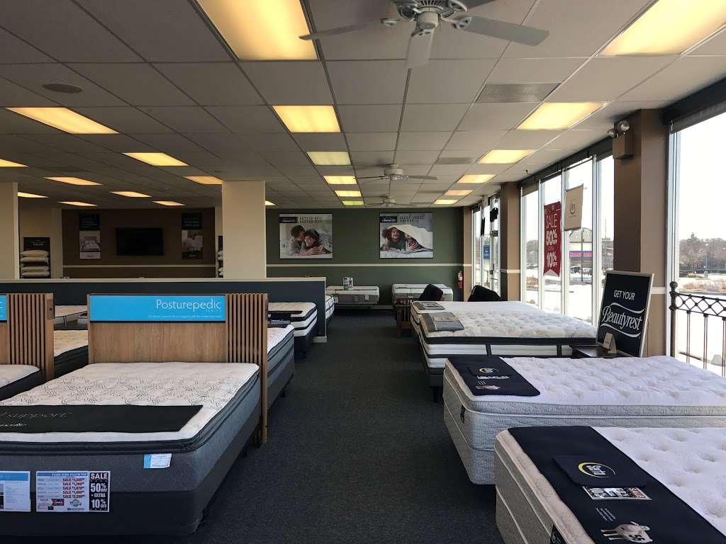 American Mattress | 1920 N Richmond Rd Rt 31, McHenry, IL 60051 | Phone: (815) 578-1006