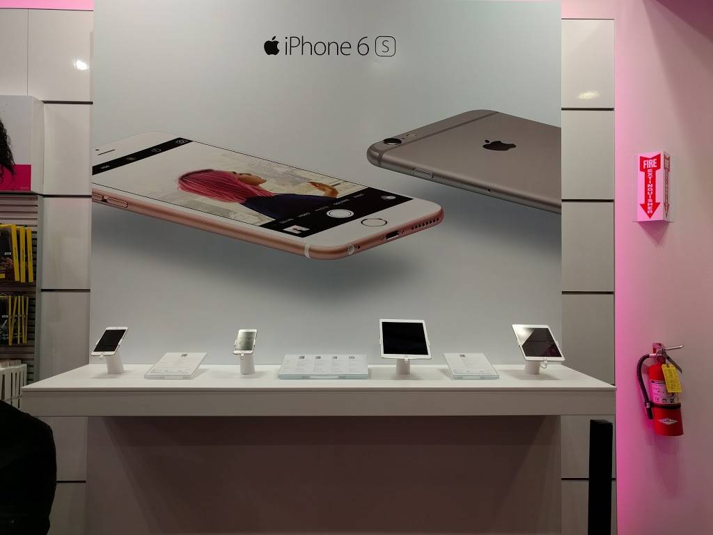 T-Mobile | 3200 Naglee Rd #226, Tracy, CA 95304 | Phone: (209) 835-2302