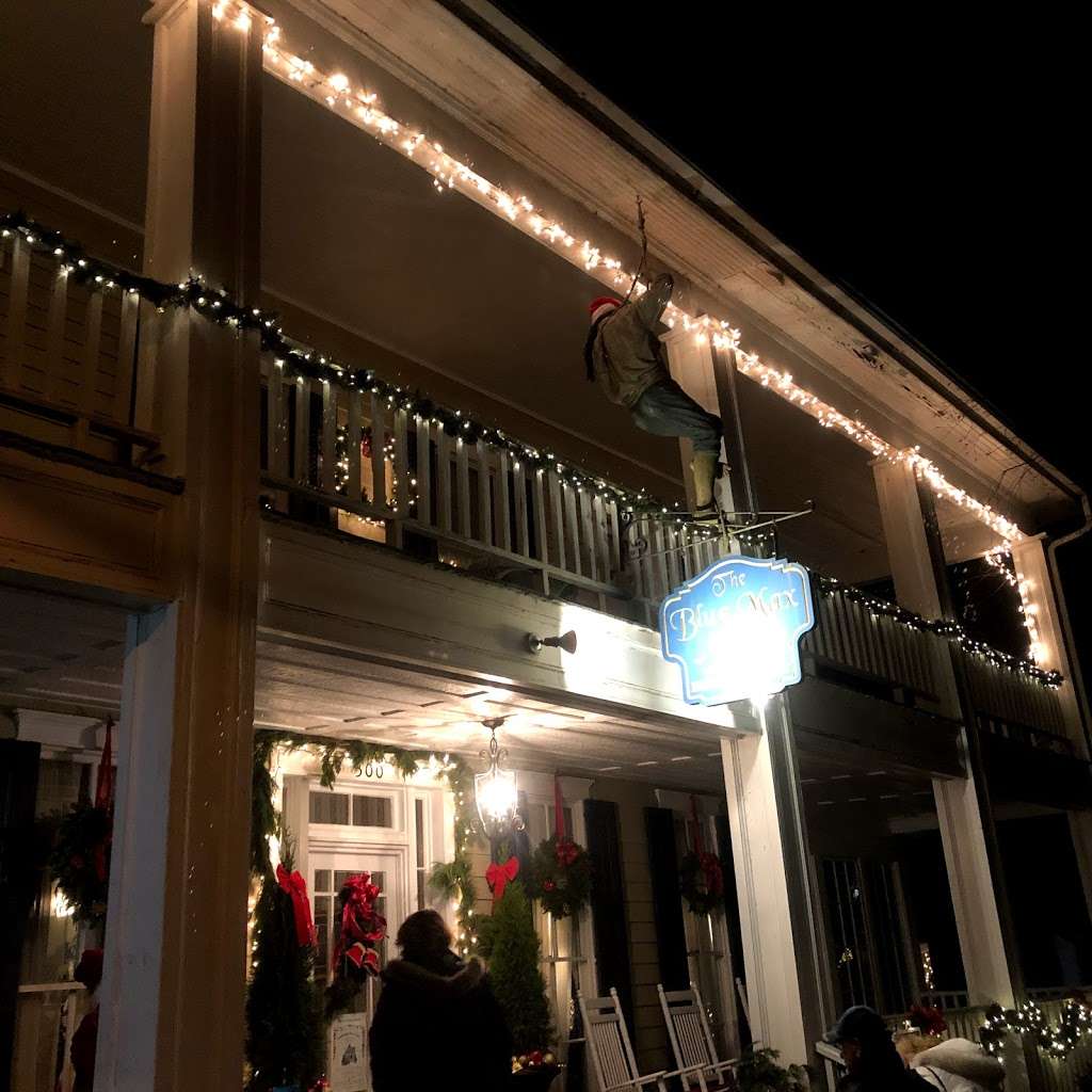 The Blue Max Inn | 300 Bohemia Ave, Chesapeake City, MD 21915, USA | Phone: (410) 885-2781