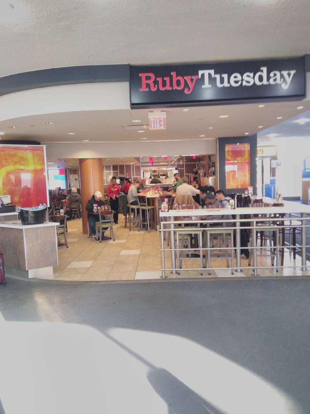 Ruby Tuesday | BEYOND SECURITY GATE TERMINAL A-19, GATE 39, Newark Liberty International Airport, Newark, NJ 07114, USA | Phone: (201) 470-0660