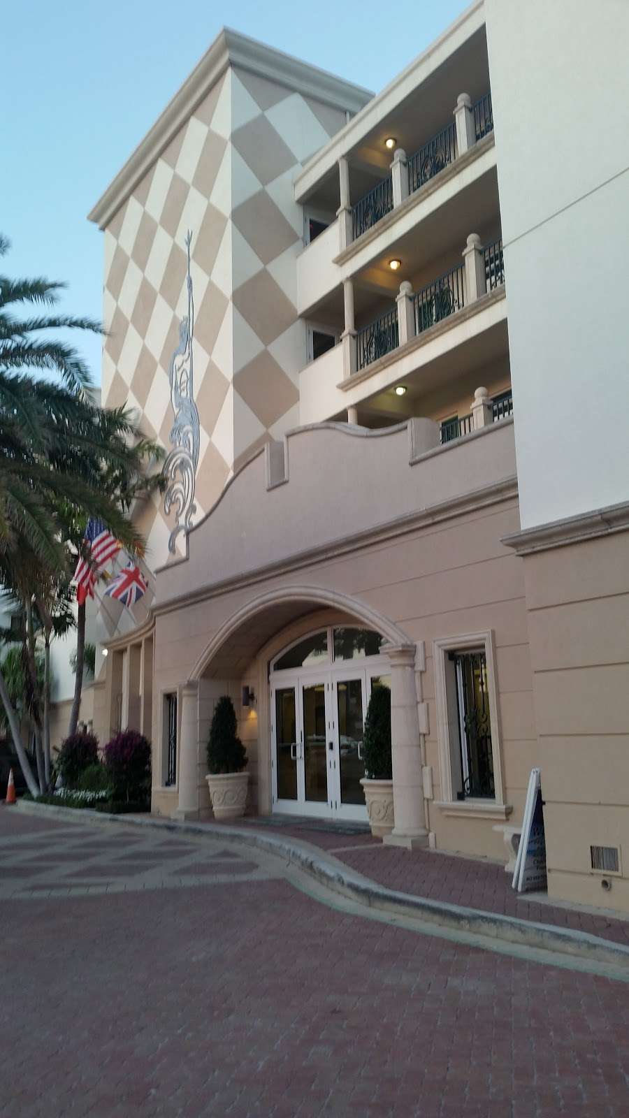 Sea Lord Hotel | 4140 El Mar Dr, Lauderdale-By-The-Sea, FL 33308, USA | Phone: (954) 776-1505