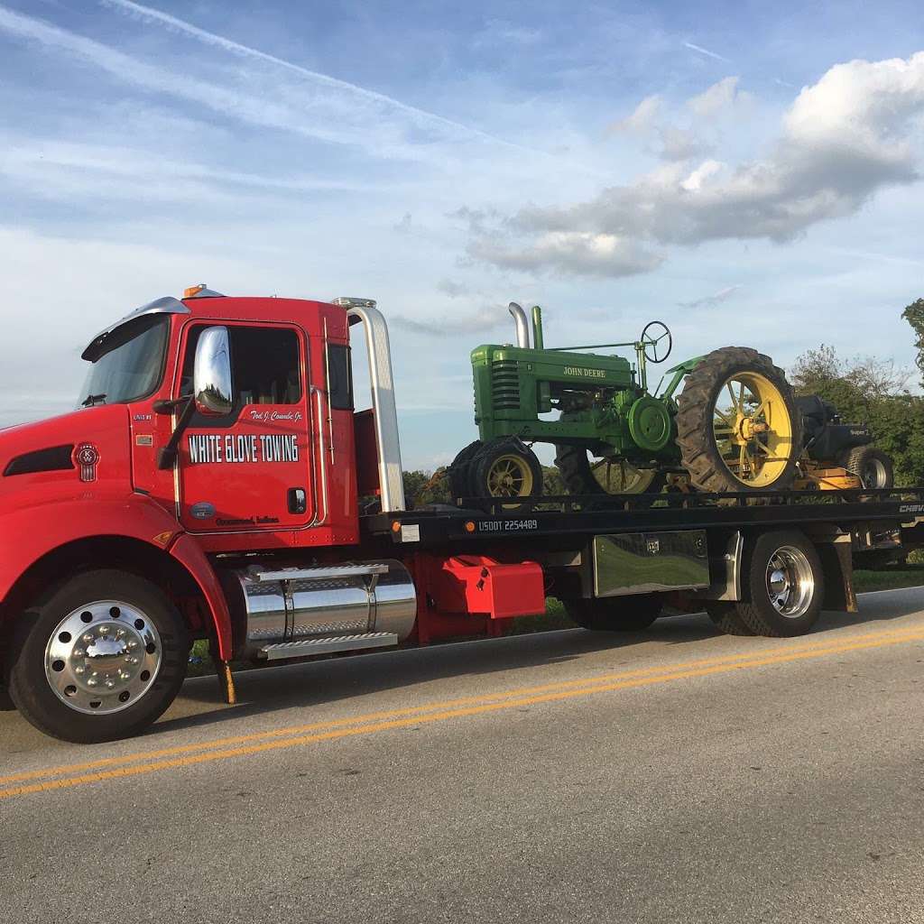 White Glove Towing LLC Wrecker Tow Truck | 226 W Wing View, Greenwood, IN 46142, USA | Phone: (317) 500-5194