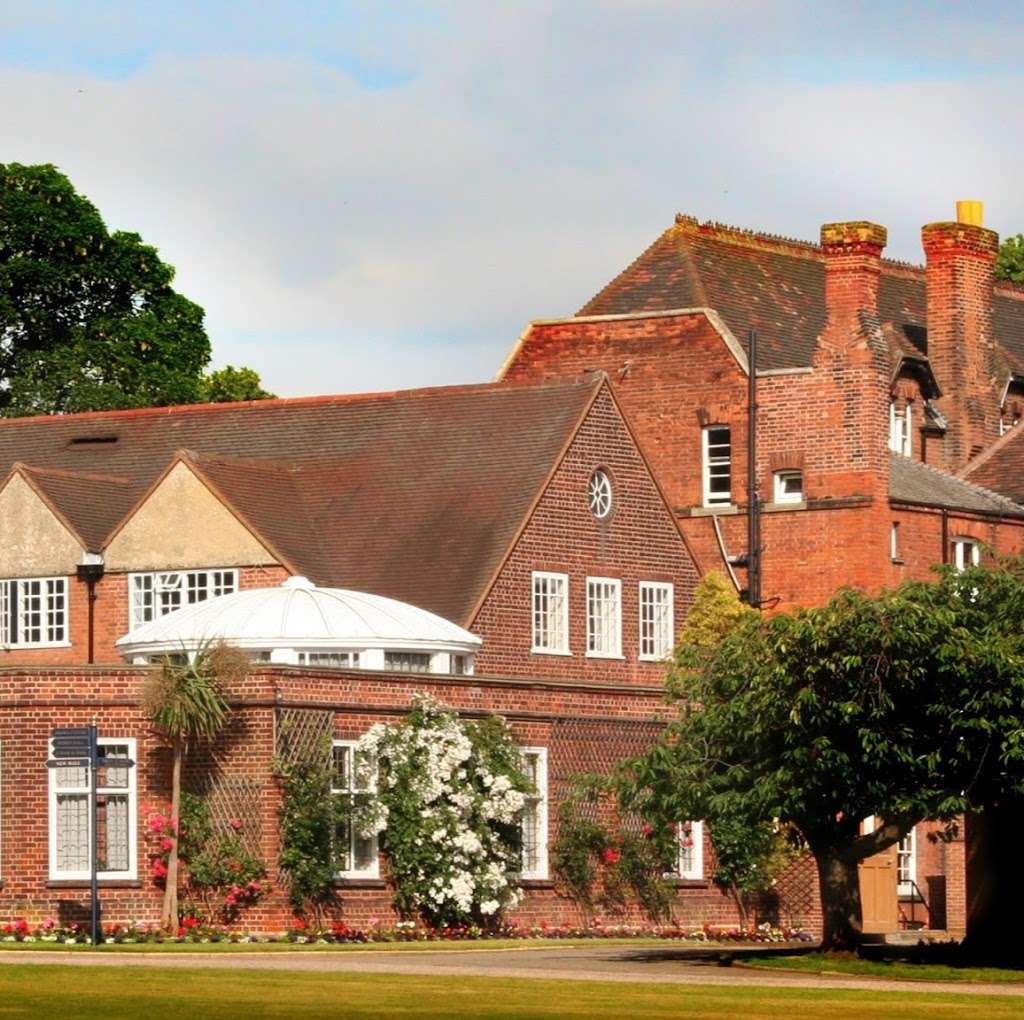 Chigwell School | High Road, Chigwell IG7 6QF, UK | Phone: 020 8501 5700