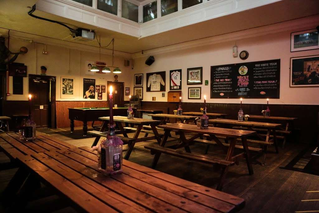 The Faltering Fullback | 19 Perth Rd, Stroud Green, London N4 3HB, UK | Phone: 020 7272 5834