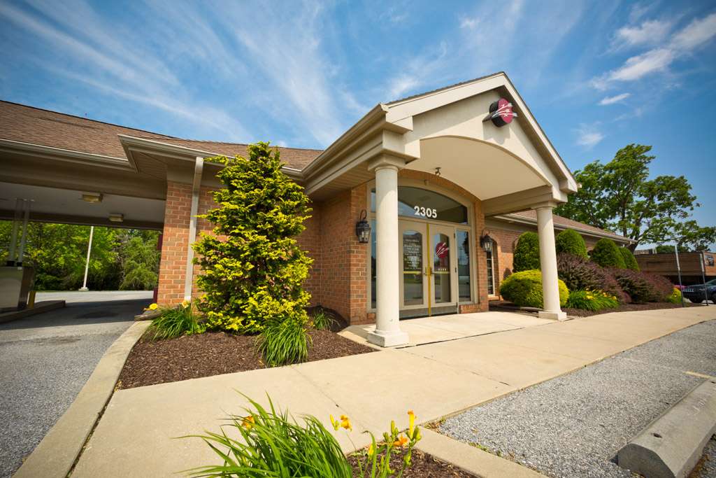 York Traditions Bank | 2305 N Susquehanna Trail, York, PA 17404, USA | Phone: (717) 747-2640