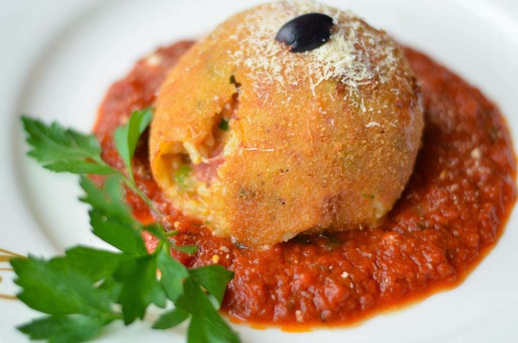 Venuti’s Italian Restaurant & Banquet Hall | 2251 W Lake St, Addison, IL 60101 | Phone: (630) 376-1500