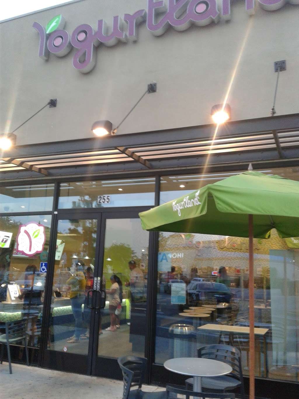 Yogurtland | 255 E Compton Blvd, Compton, CA 90220, USA | Phone: (424) 381-4003