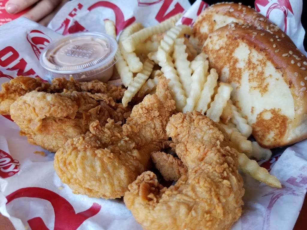 Raising Canes Chicken Fingers | 19110 Stone Oak Pkwy, San Antonio, TX 78258, USA | Phone: (210) 499-0011