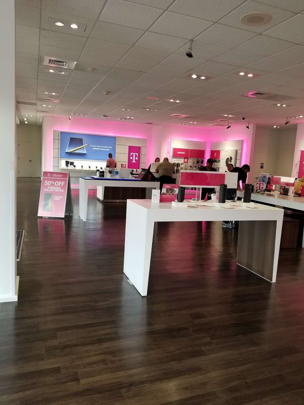 T-Mobile | 565 Route 18 S, East Brunswick, NJ 08816, USA | Phone: (732) 651-8972