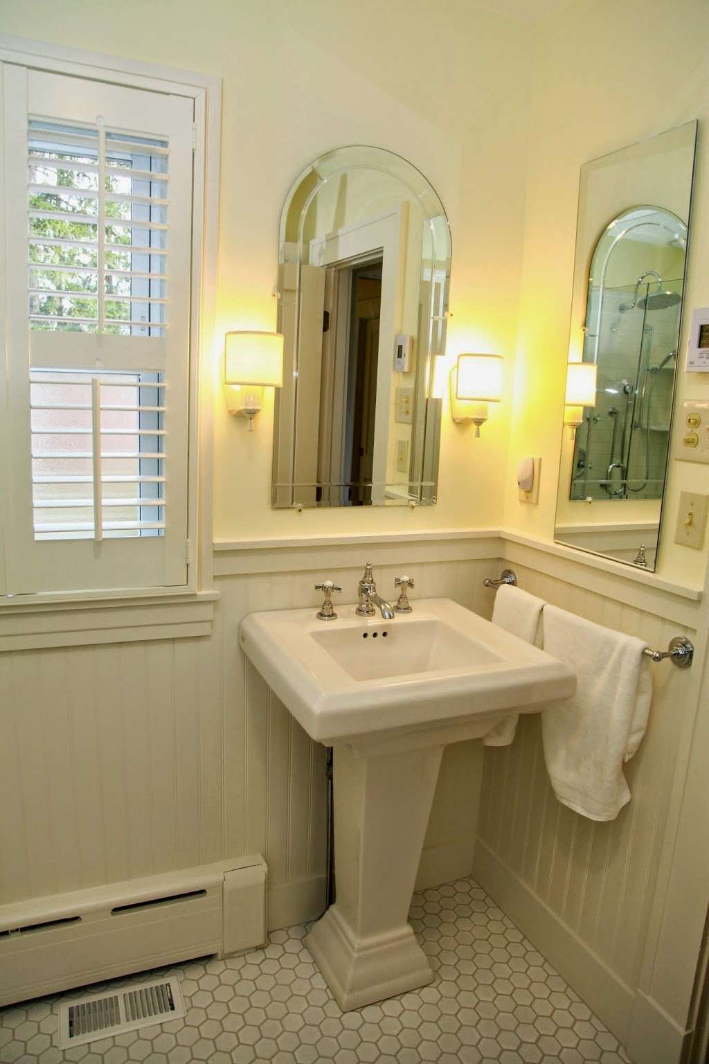 KT tiles Bathroom Remodeling | 6 Thorn Ct, Annapolis, MD 21403, USA | Phone: (410) 263-2909