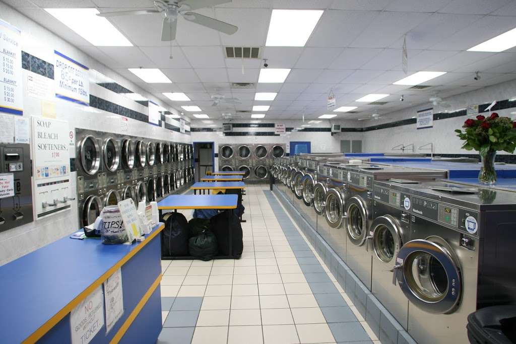 Big B&B Laundromat | 77 Richmond Hill Rd #F, Staten Island, NY 10314, USA | Phone: (718) 477-0980