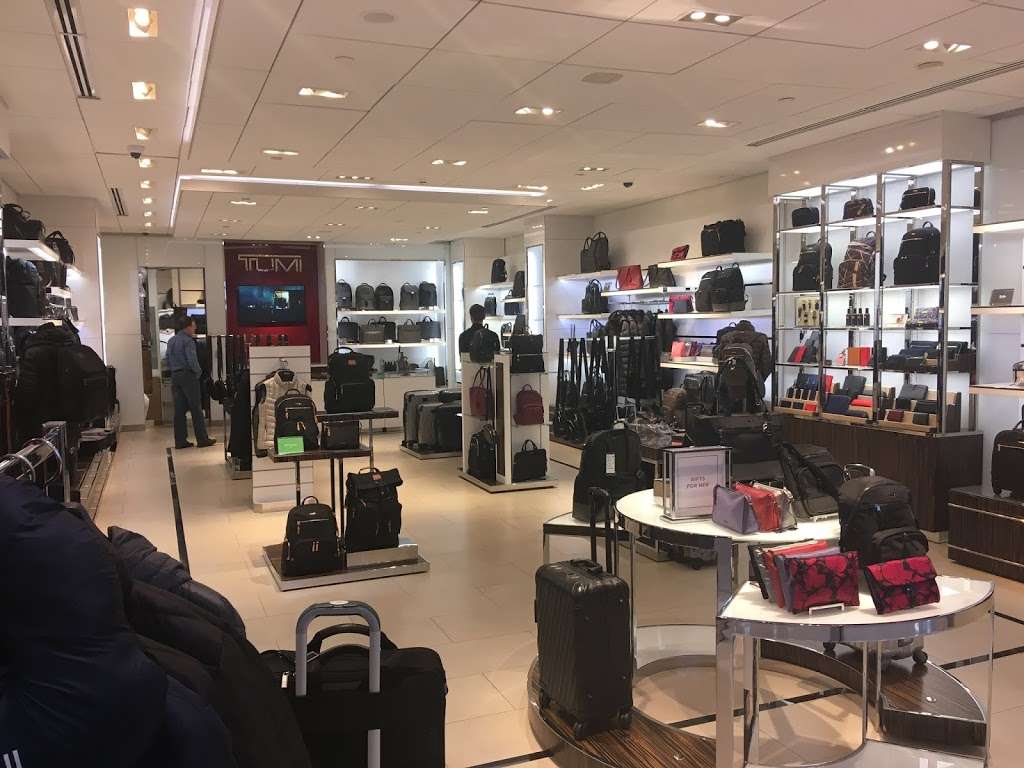 TUMI Store - Washington Dulles International Airport | Concourse B Gate B51, Dulles, VA 20166, USA | Phone: (703) 996-0737