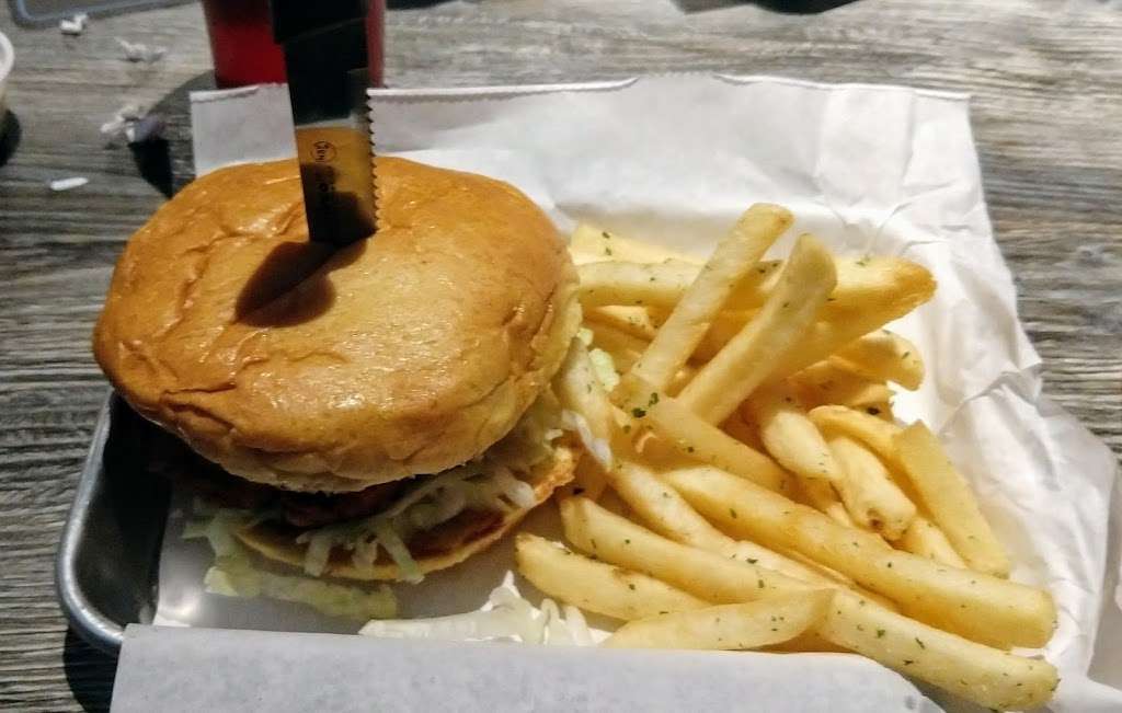 Burgers & Brews | 6670 W Cactus Rd Suite A108, Glendale, AZ 85304, USA | Phone: (623) 776-2266