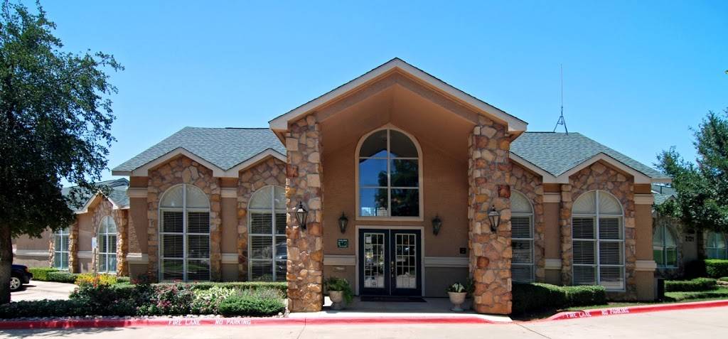 Oakmont of Bear Creek Apartments | 2121 Bear Creek Pkwy, Euless, TX 76039, USA | Phone: (817) 835-9193