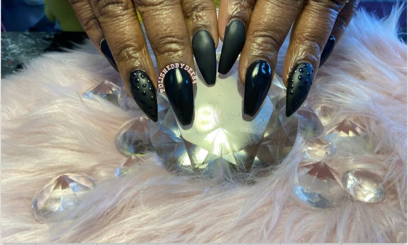 Dees Nails and Braids | 5570 N 76th St suite b, Milwaukee, WI 53218, USA | Phone: (414) 439-9018