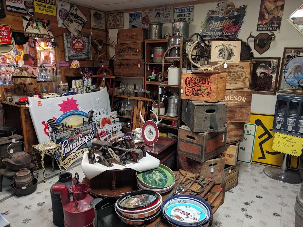 Rustic Dairyland Antique Mall | 12009 53rd Pl, Kenosha, WI 53144, USA | Phone: (262) 857-9050