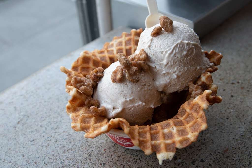 Smitten Ice Cream | 904 Valencia St, San Francisco, CA 94110, USA | Phone: (415) 590-3144