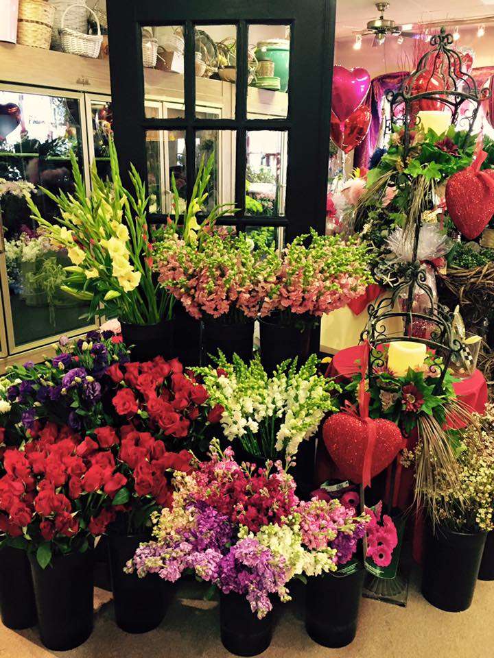 A Country Flower Shoppe and More | 420 State Hwy 34 S Suite 305 Next to the Colts Neck Post Office, Colts Neck, NJ 07722, USA | Phone: (732) 866-6669