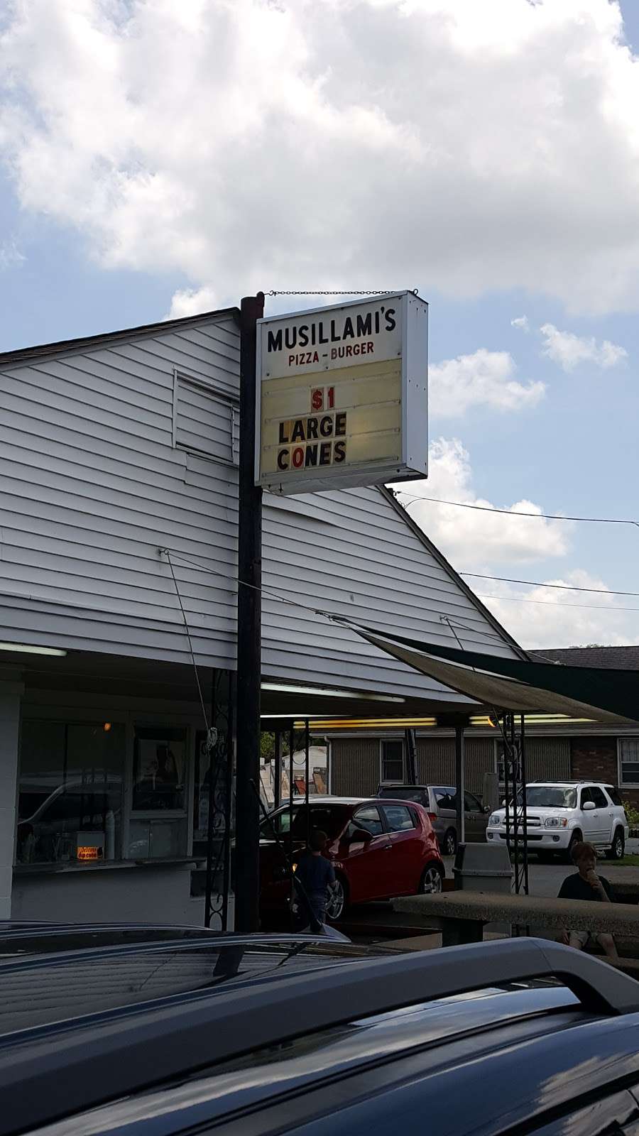 Musillamis Drive In - restaurant  | Photo 2 of 10 | Address: 855 Jonesville Rd, Columbus, IN 47201, USA | Phone: (812) 372-7565