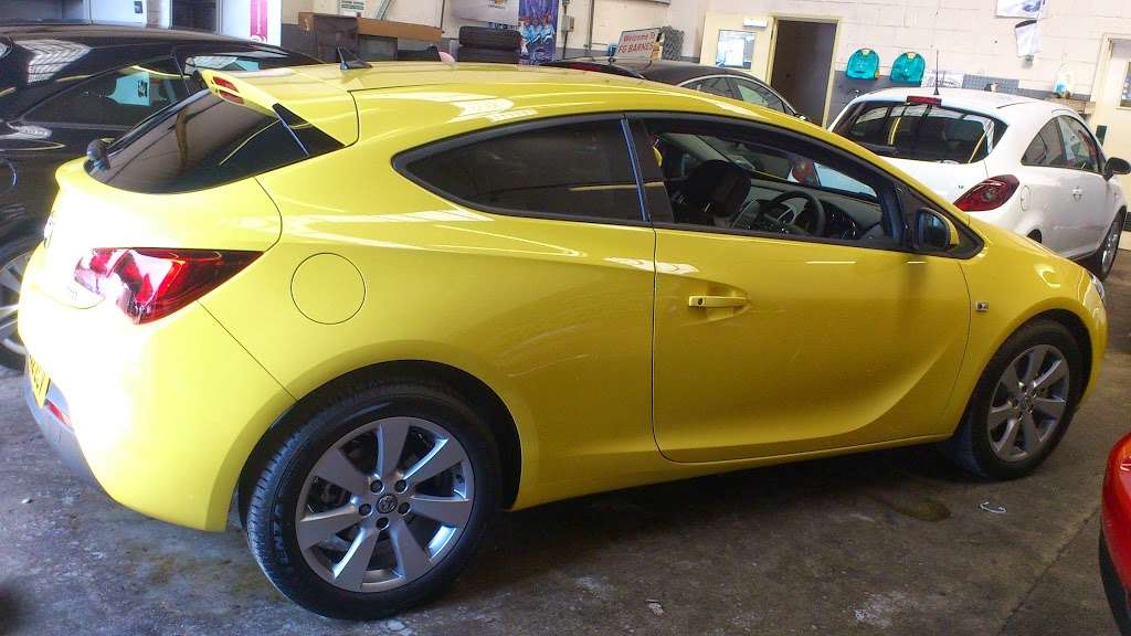 Shades Window Tinting | 6 Lordswood Cl, Dartford DA2 7LJ, UK | Phone: 07974 212015