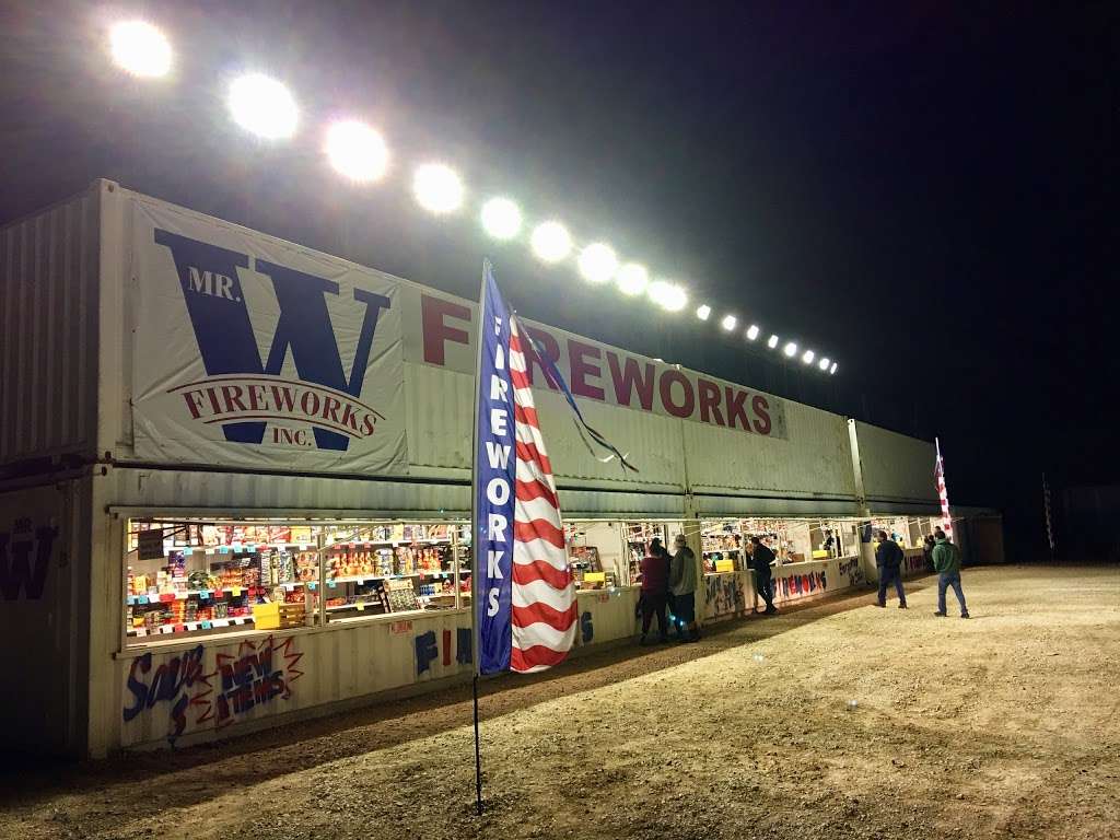 Mr. W Fireworks | 12157 Potranco Rd, San Antonio, TX 78253 | Phone: (210) 622-3112