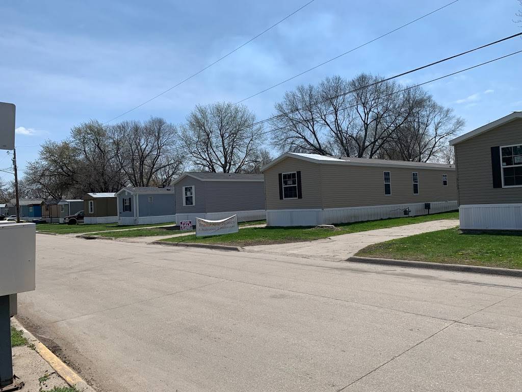 Overland Mobile Home Subdivision | 3026 13th Ave, Council Bluffs, IA 51501 | Phone: (712) 322-2222