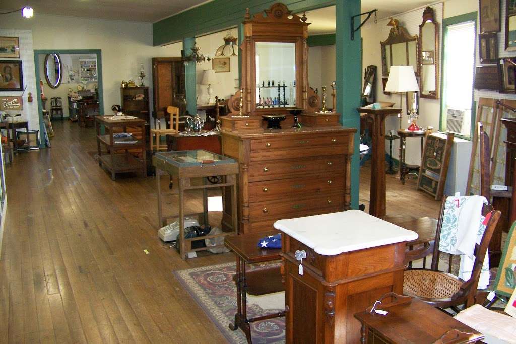 Hamburg Antique Center | 1 Main St, Hamburg, NJ 07419 | Phone: (973) 823-9700