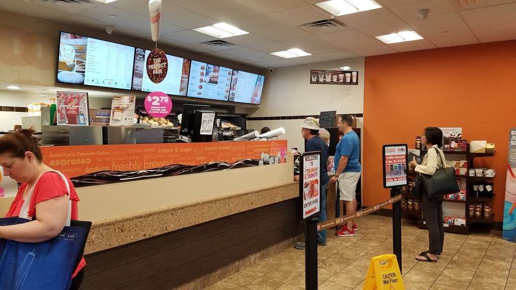Dunkin Donuts | 500 Ave at Port Imperial, Weehawken, NJ 07086, USA | Phone: (201) 766-1432