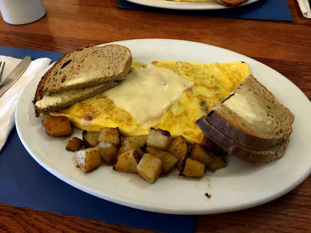 Knight Farm Apple Orchard & Farmers Omelette Breakfast Restaura | 1 Snake Hill Rd, North Scituate, RI 02857, USA | Phone: (401) 349-4408