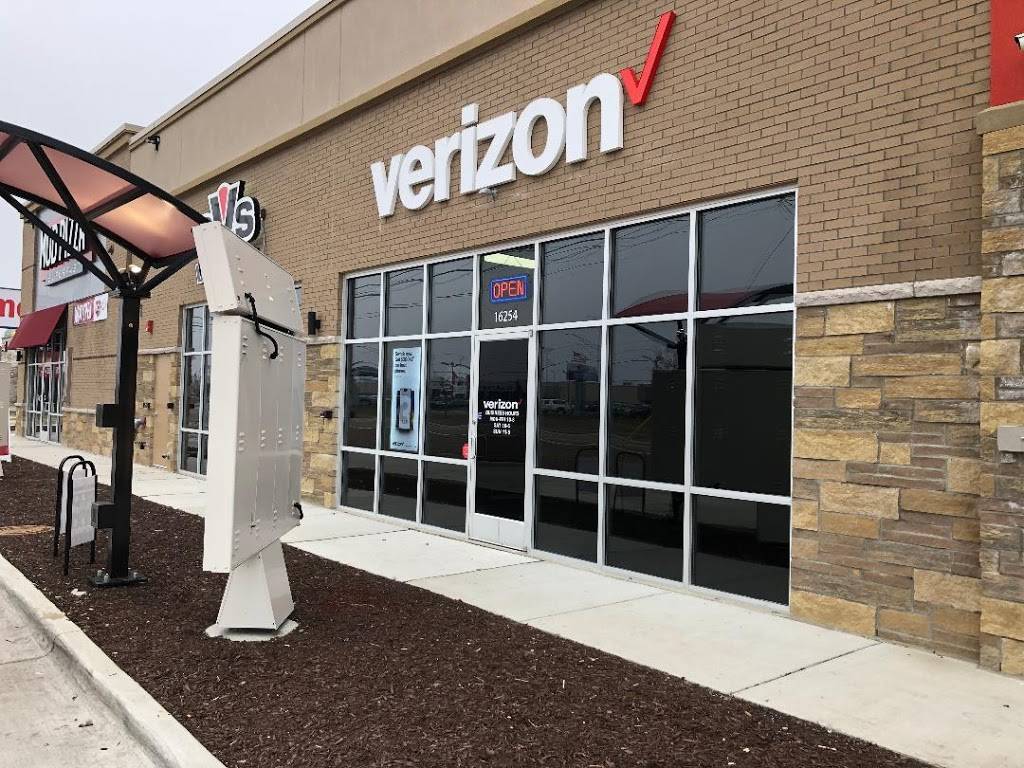 Verizon Authorized Retailer - TCC | 16254 Fort St, Southgate, MI 48195 | Phone: (734) 225-7060