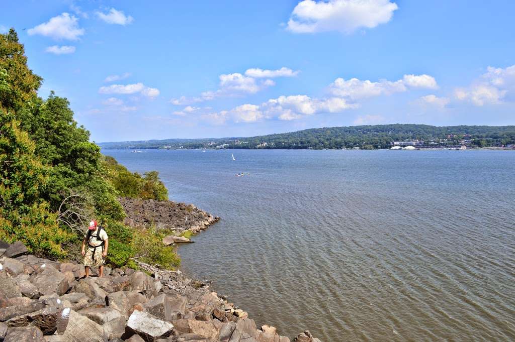 Giant Stairs Palisades | Shore Trail, Closter, NY 07624, USA | Phone: (201) 750-0465