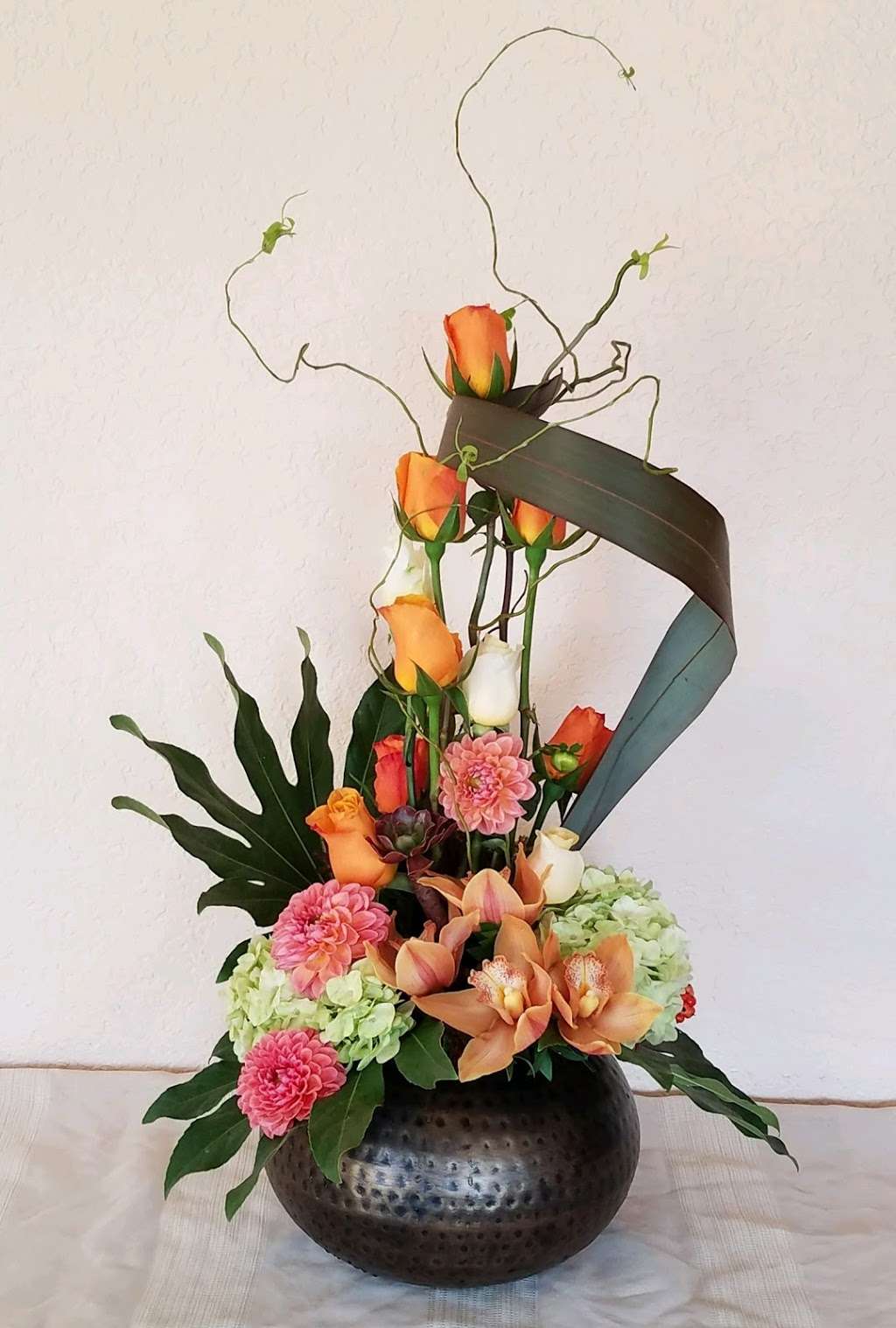 Roya Flowers | 13214 Gabilan Rd, San Diego, CA 92128, USA | Phone: (858) 375-5453