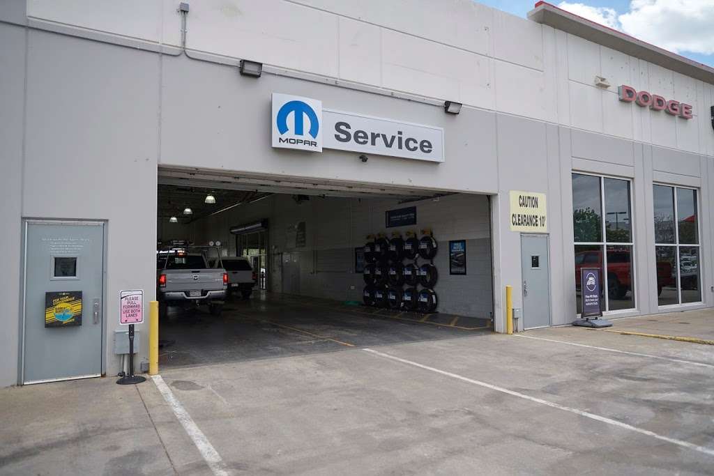 AutoNation Dodge RAM Arapahoe Service Center | 10743 E Arapahoe Rd A, Centennial, CO 80112, USA | Phone: (303) 900-7166