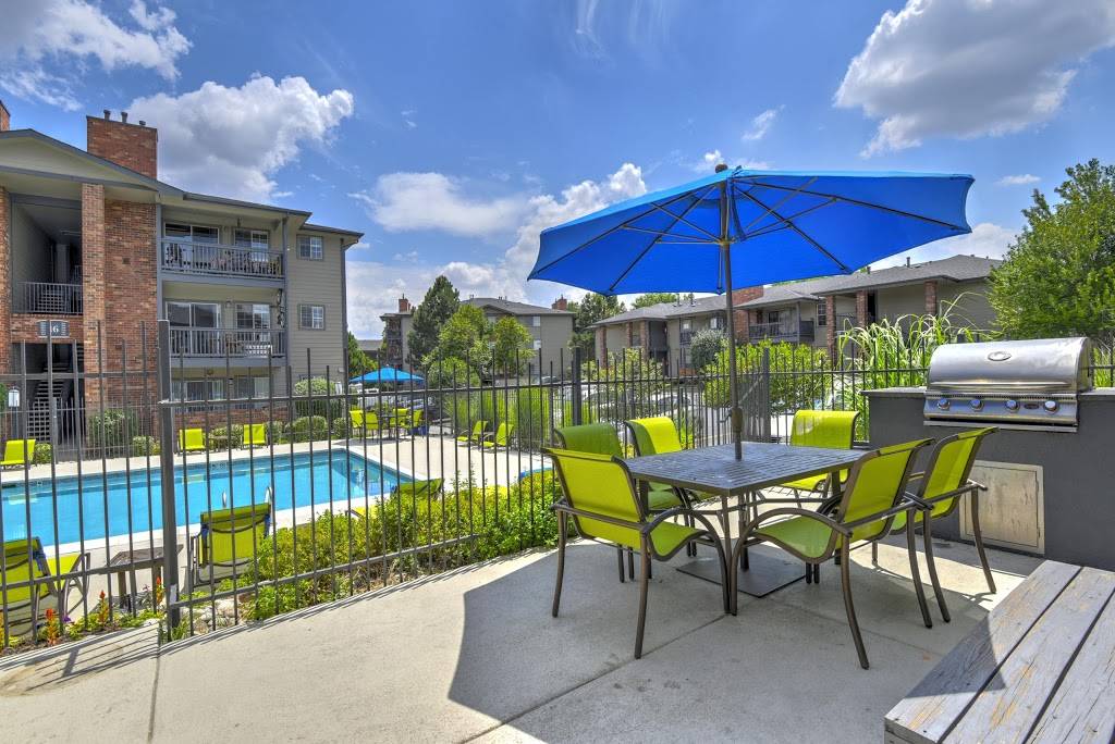 Arapahoe Club Apartments, 2800 S Syracuse Way, Denver, CO