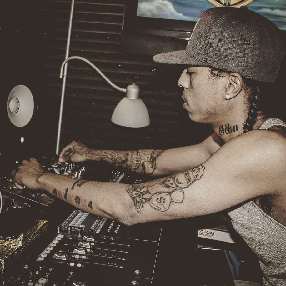 Straight Raw Studios | 815 N 59th Ln, Phoenix, AZ 85043, USA | Phone: (602) 672-8732